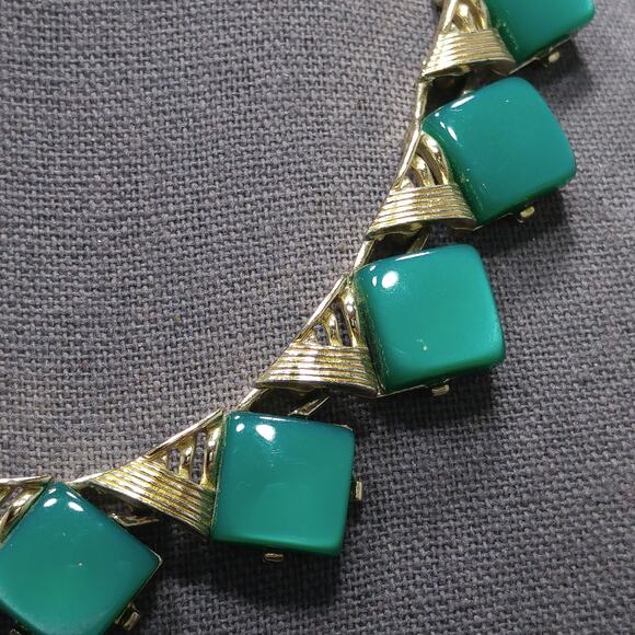 Vintage 1950s Coro Green Lucite Moonglow Choker Necklace - Picture 4 of 10